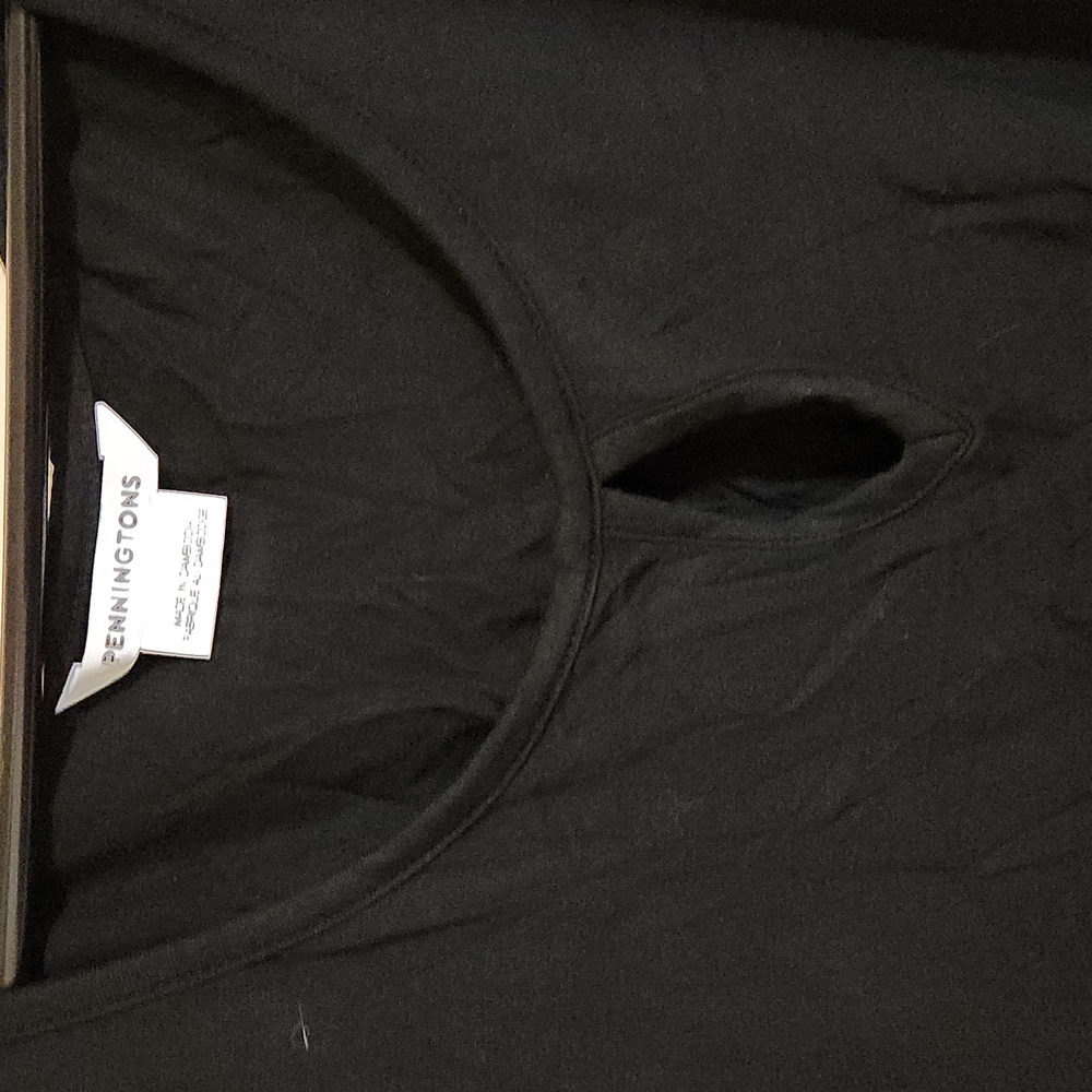 🏷  Penningtons Black Keyhole Tank - Picture 2 of 4